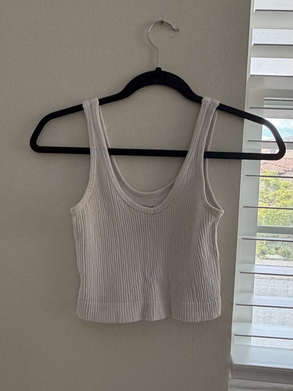 Ribbed V-Neck Tank Top - White